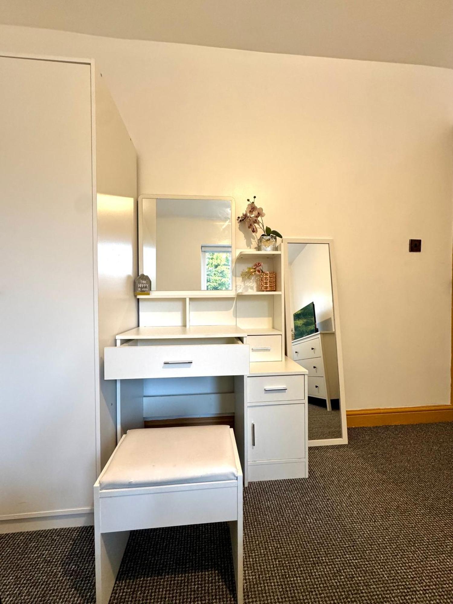 דירות נוטינגהאם Contractor Haven- 3Bdr Crew House, Free Parking, Fast Wifi & Private Garden מראה חיצוני תמונה