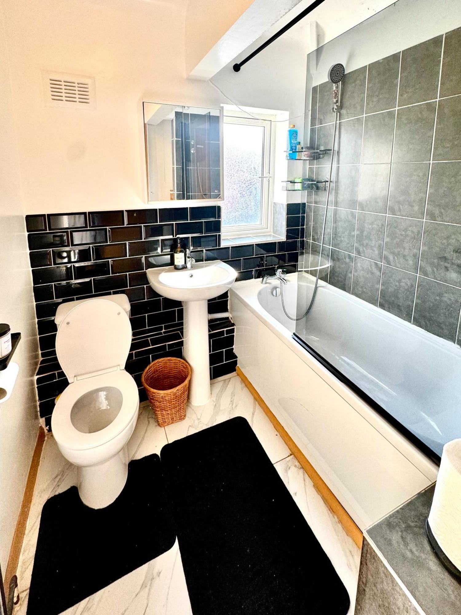 דירות נוטינגהאם Contractor Haven- 3Bdr Crew House, Free Parking, Fast Wifi & Private Garden מראה חיצוני תמונה