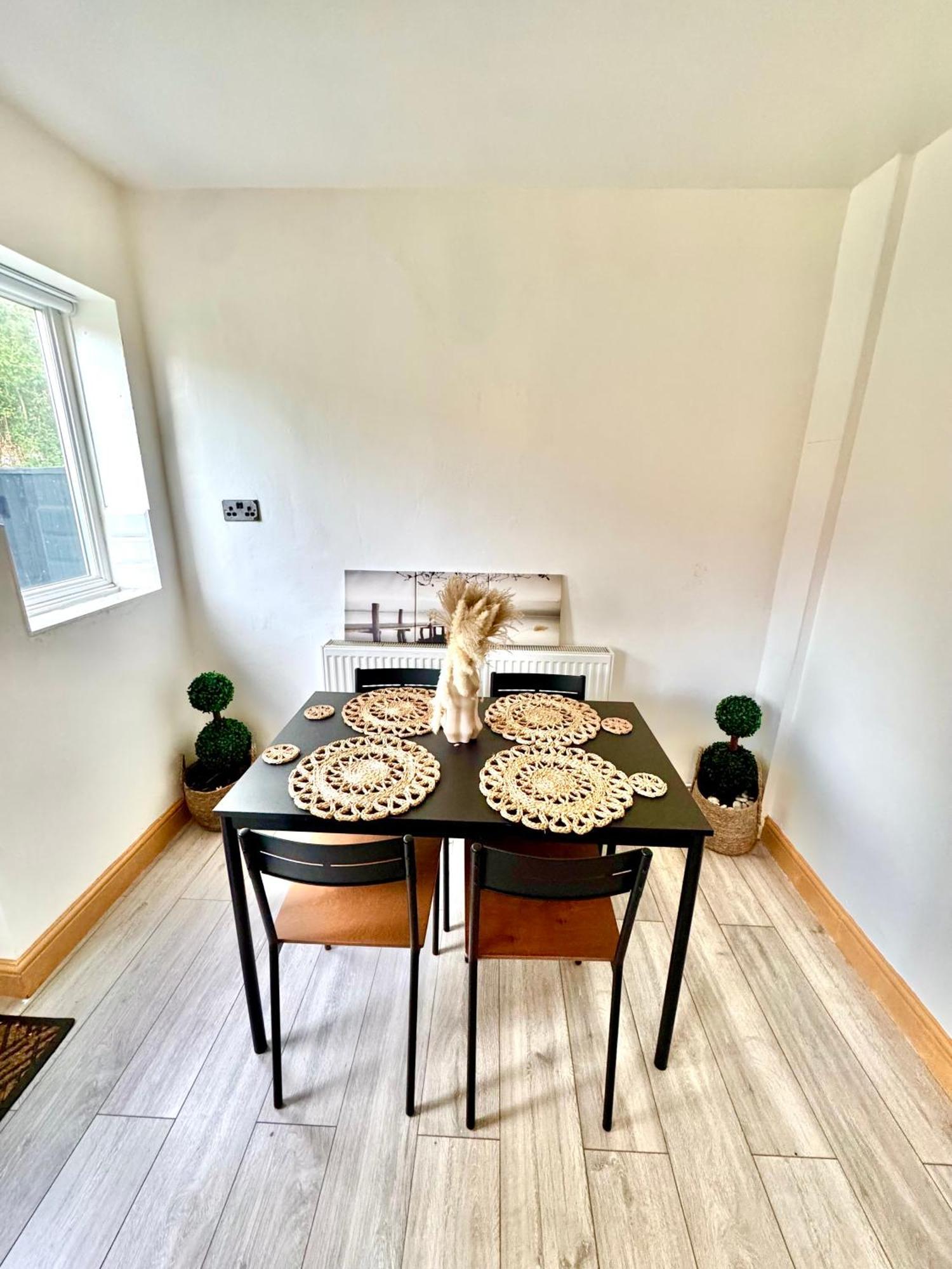 דירות נוטינגהאם Contractor Haven- 3Bdr Crew House, Free Parking, Fast Wifi & Private Garden מראה חיצוני תמונה