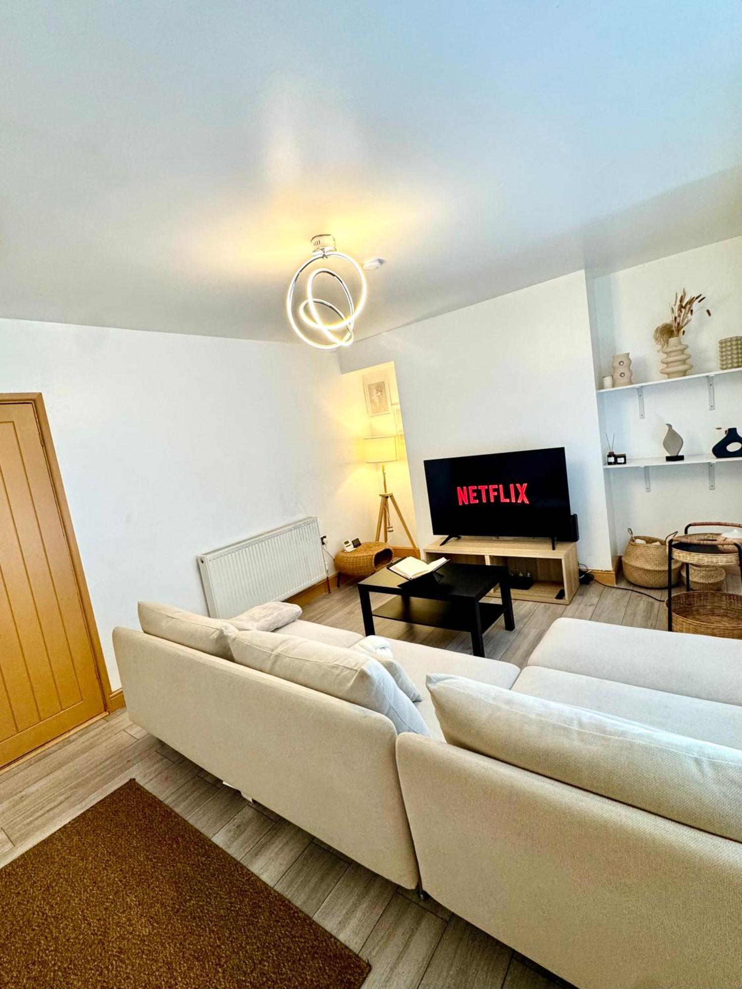 דירות נוטינגהאם Contractor Haven- 3Bdr Crew House, Free Parking, Fast Wifi & Private Garden מראה חיצוני תמונה